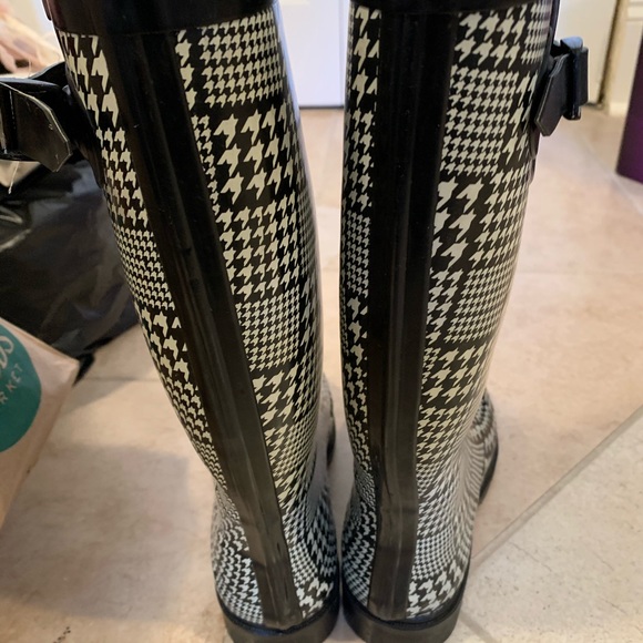 Rain Boots size “6” - Picture 2 of 3